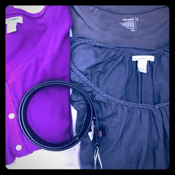 Old Navy Other - Old Navy size small bundle of 3 tops and belt